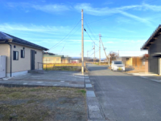 【前面道路含む現地写真】