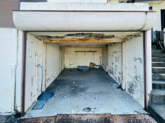 駐車場に車を止められます