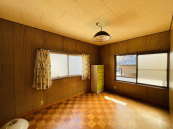 スタンダードな洋室です