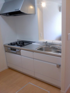 3口ガスコンロのシステムキッチンです