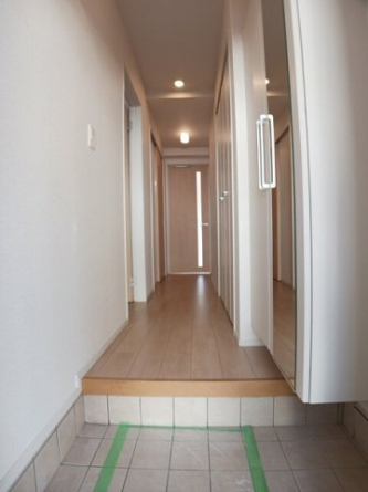 毎日通る玄関はこちらです