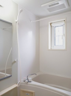 コンパクトで使いやすいお風呂です