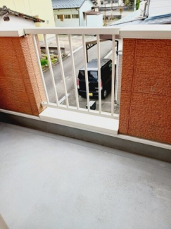 バルコニーからの眺めを楽しみながら食事をしませんか