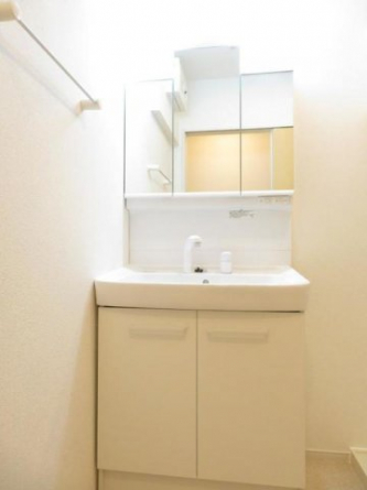 忙しい朝には欠かせない洗面所です