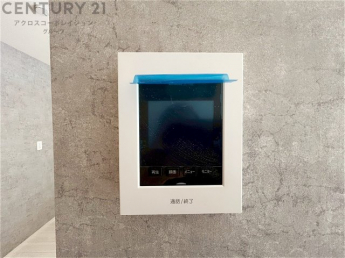 訪問者が来たときにテレビ画面で確認できるため、安心してドアを開けられます。録画機能があるものもあり、留守中に来訪者を記録しておくことができます。利便性が高く、セキュリティ面でも安心です。