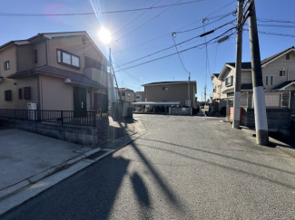 【前面道路含む現地写真】