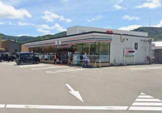 セブンイレブン松山新石手店まで624m