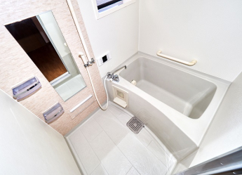 お風呂は高温差し湯式です