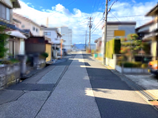 【前面道路含む現地写真】