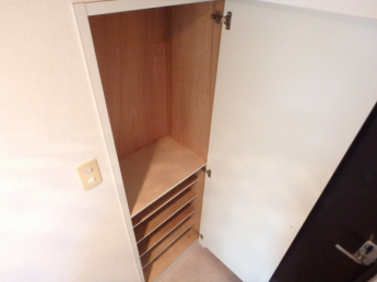 玄関が片付く下駄箱付きです