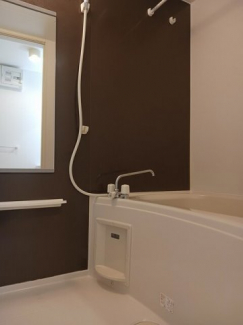 コンパクトで使いやすいお風呂です