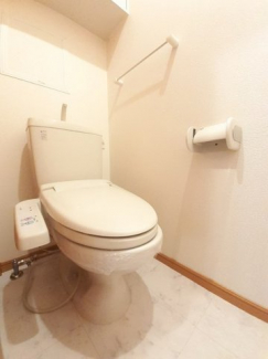 コンパクトで使いやすいトイレです