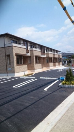 車をお持ちの方に嬉しい駐車場付きの物件です