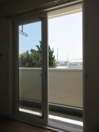 外からの目が気にならないバルコニーで洗濯物が干せます