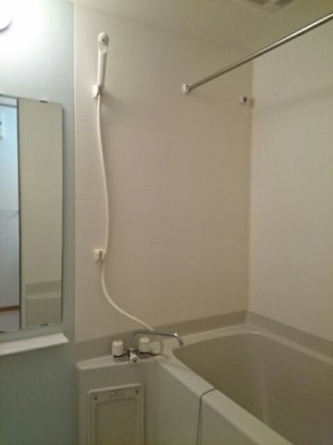 コンパクトで使いやすいお風呂です