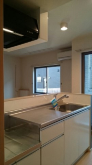 コンパクトなキッチンで掃除もラクラク