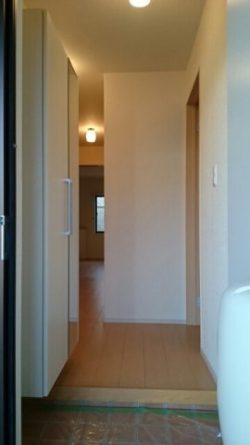 毎日通る玄関はこちらです