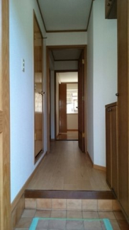 明るい玄関です