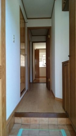 明るい玄関です