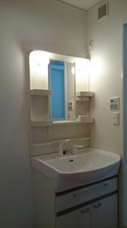 コンパクトで使いやすい洗面所