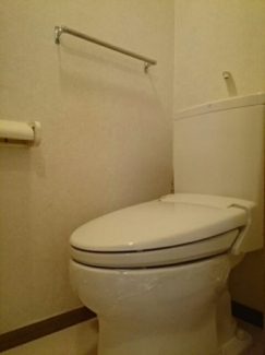コンパクトで使いやすいトイレです