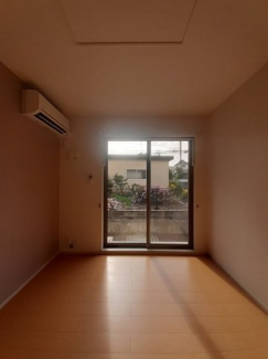 内装は落ち着いています