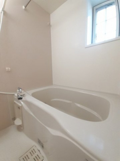日々の疲れを癒すお風呂付です