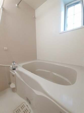 日々の疲れを癒すお風呂付です