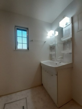 コンパクトで使いやすい洗面所