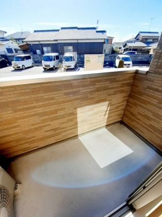 落ち着いた時間を過ごせるバルコニーです