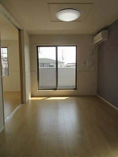 こちらの居間で趣味の時間をお楽しみください