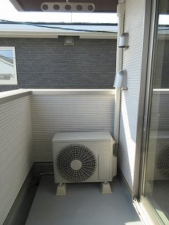 落ち着いた時間を過ごせるバルコニーです