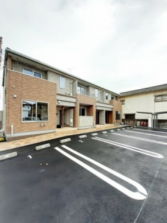 車をお持ちの方に嬉しい駐車場付きの物件です