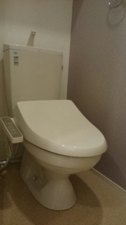 コンパクトで使いやすいトイレです