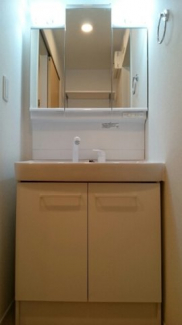 明るい洗面所です