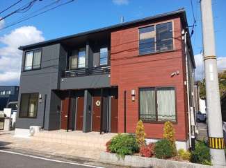 落ち着いた雰囲気の外観です