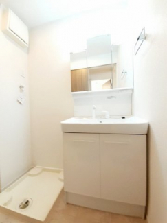 忙しい朝には欠かせない洗面所です