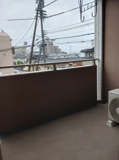 外からの目が気にならないバルコニーで洗濯物が干せます