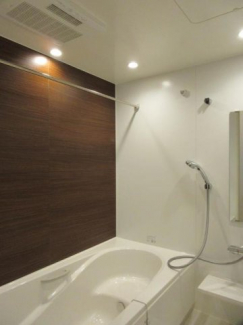 コンパクトで使いやすいお風呂です