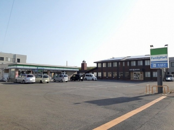 ファミリマート高岡店様まで450m