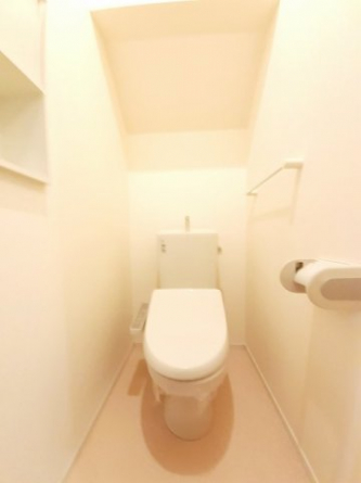 ゆったりとした空間のトイレです