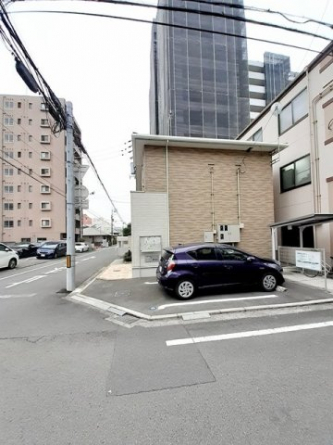 車をお持ちの方に嬉しい駐車場付きの物件です