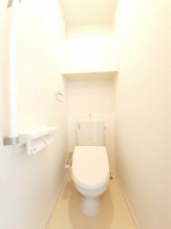 清潔感のあるトイレです