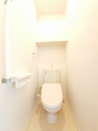 清潔感のあるトイレです