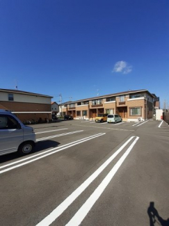 駐車場があるので、車を買う予定の方も安心です