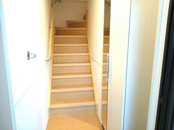 収納もある玄関です