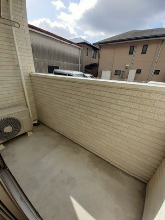 外からの目が気にならないバルコニーで洗濯物が干せます