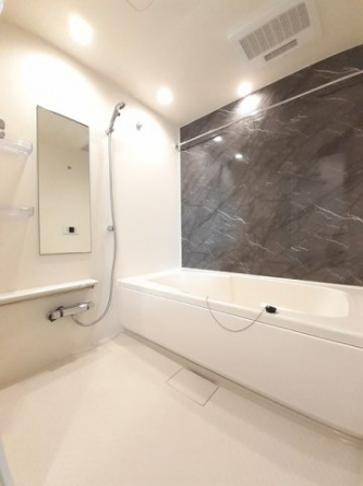 コンパクトで使いやすいお風呂です