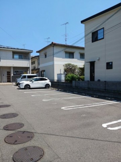 駐車場があるので、車を買う予定の方も安心です