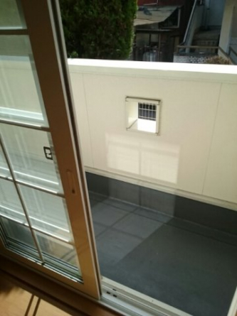 開放的で明るい空間を演出してくれるバルコニーです